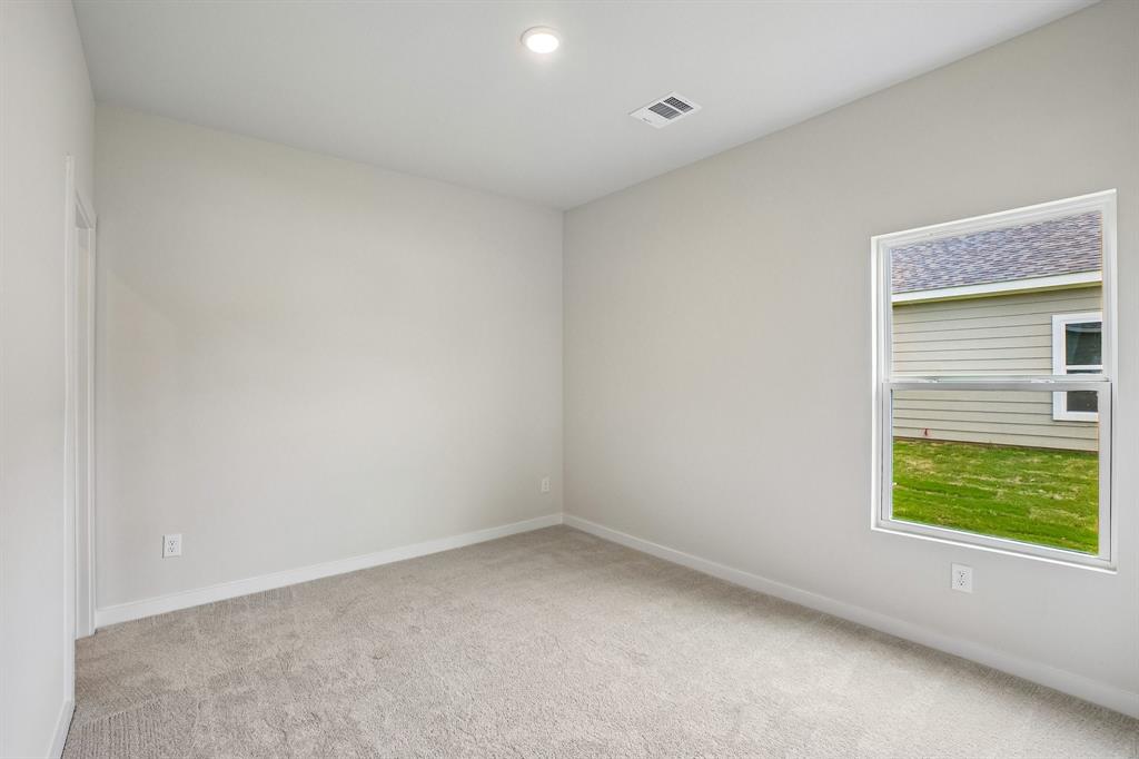 369 Declan Street Property Photo 23