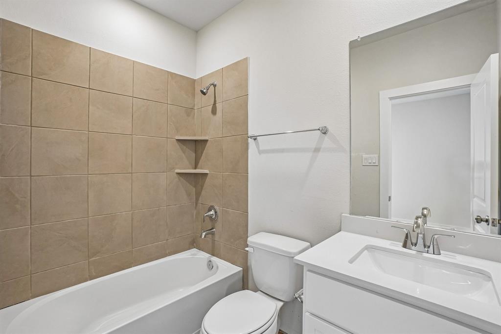 369 Declan Street Property Photo 24