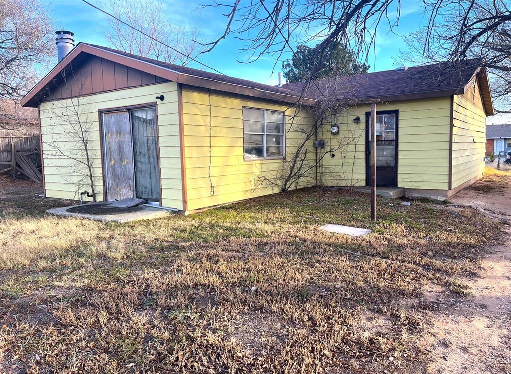 1225 Pecan Street Property Photo 1