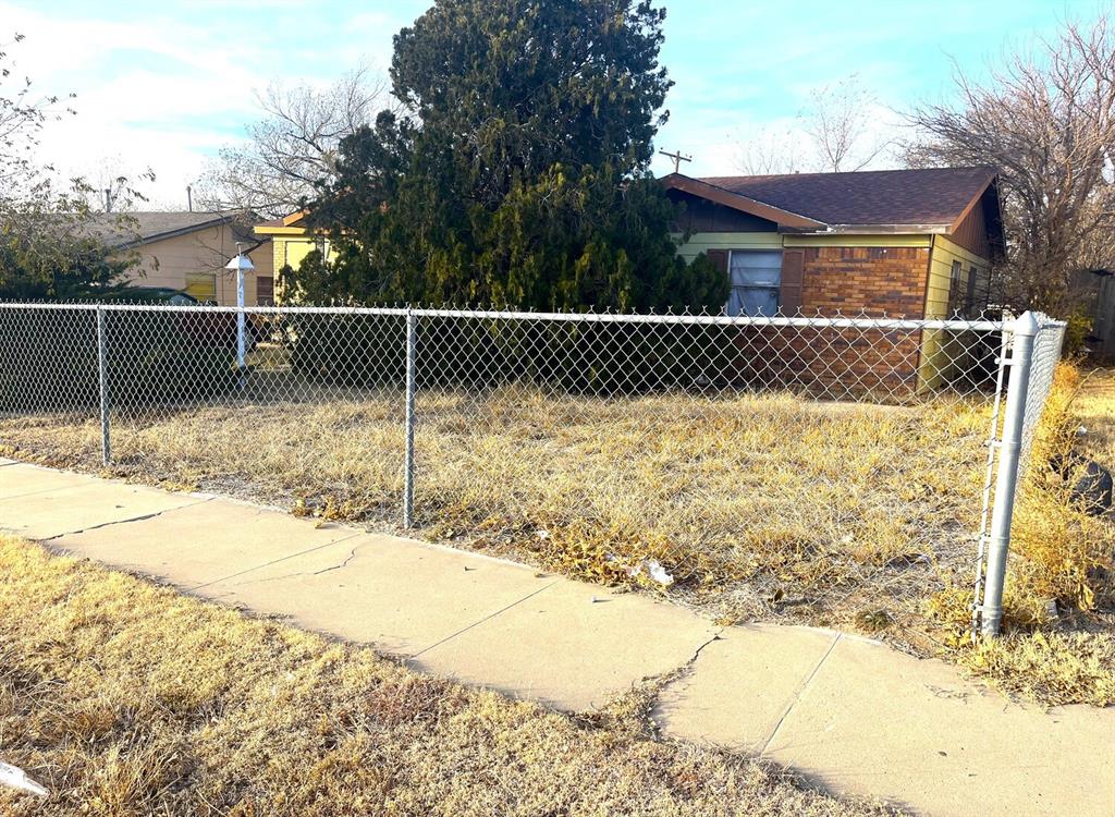 1225 Pecan Street Property Photo 5