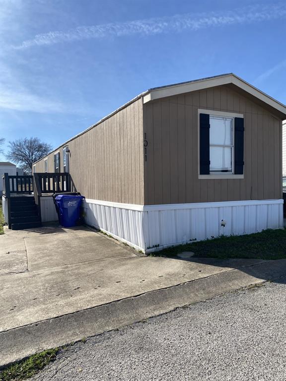 1011 Lavon Court Property Photo 1