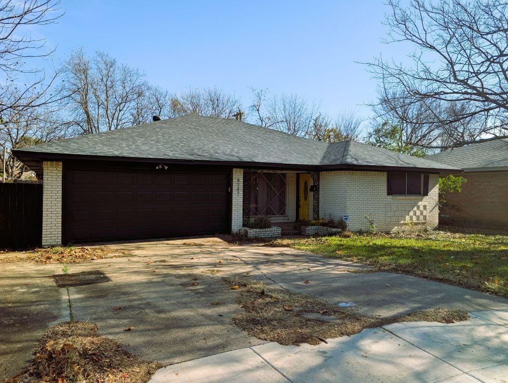 8747 Mosswood Drive Property Photo 2