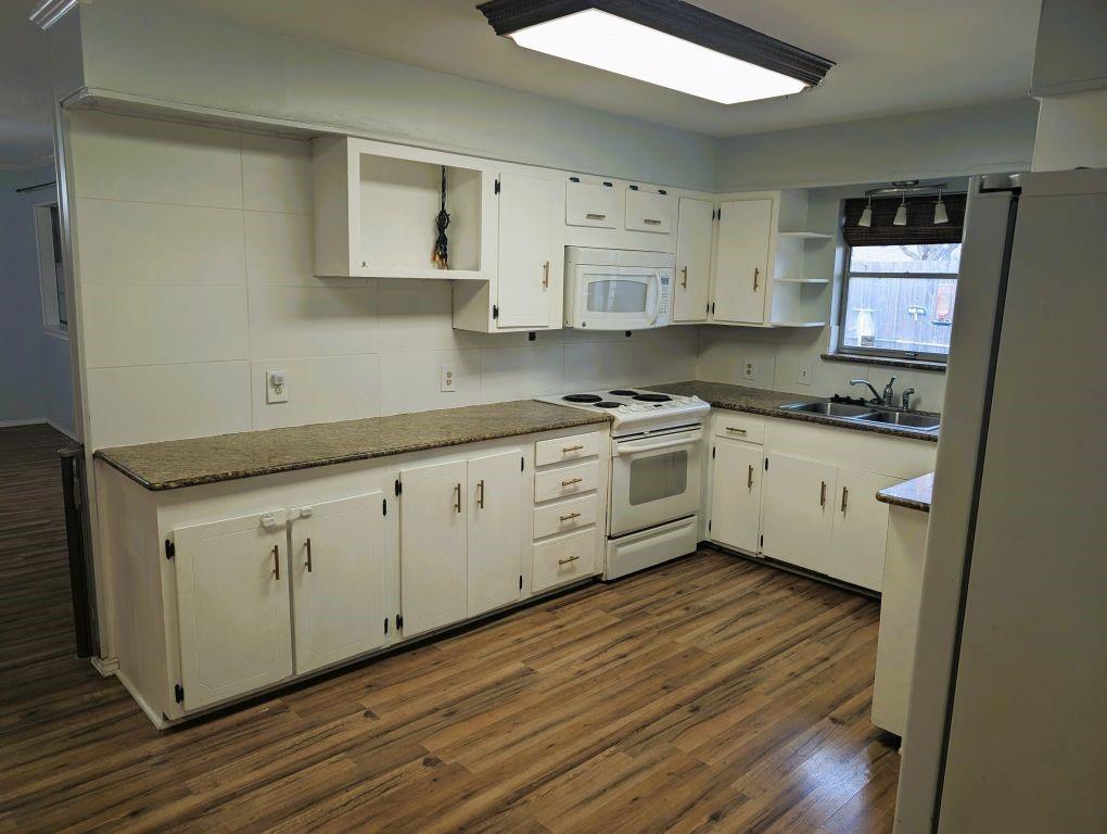 8747 Mosswood Drive Property Photo 13