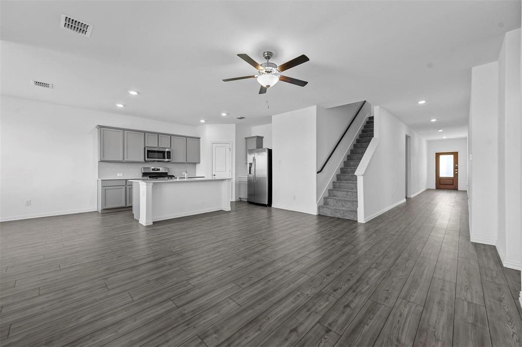 5029 Salinger Drive Property Photo 6