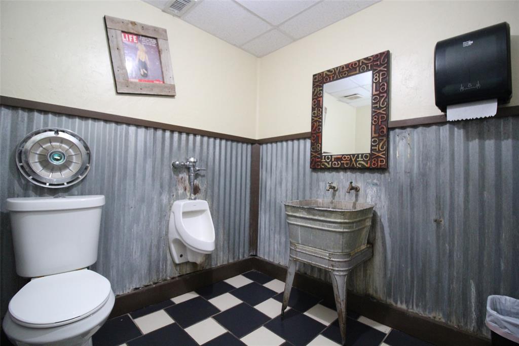 700 W California Street Property Photo 21