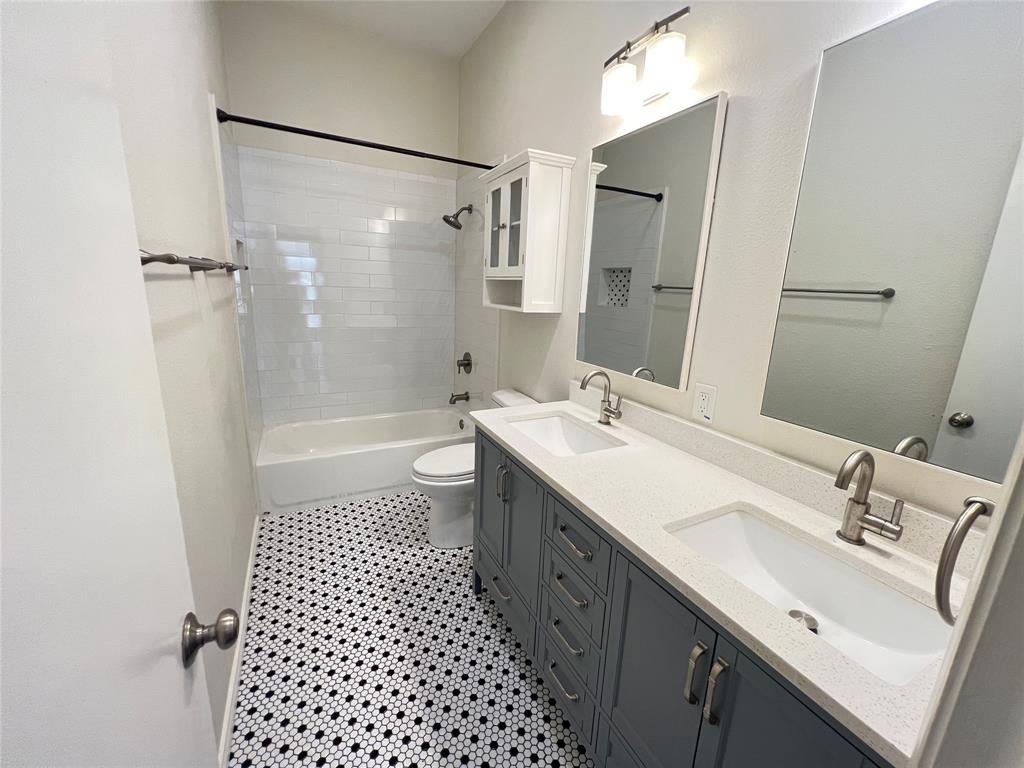 10432 High Hollows Drive 241 Property Photo 12