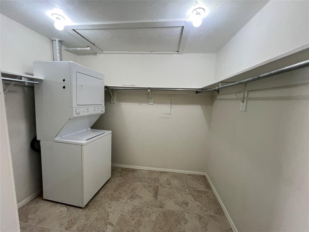 10432 High Hollows Drive 241 Property Photo 14