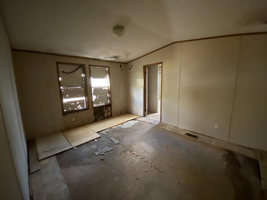 1233 Suncrest Circle Property Photo 8
