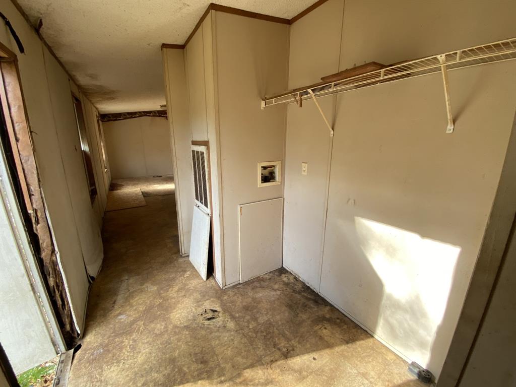 1233 Suncrest Circle Property Photo 6