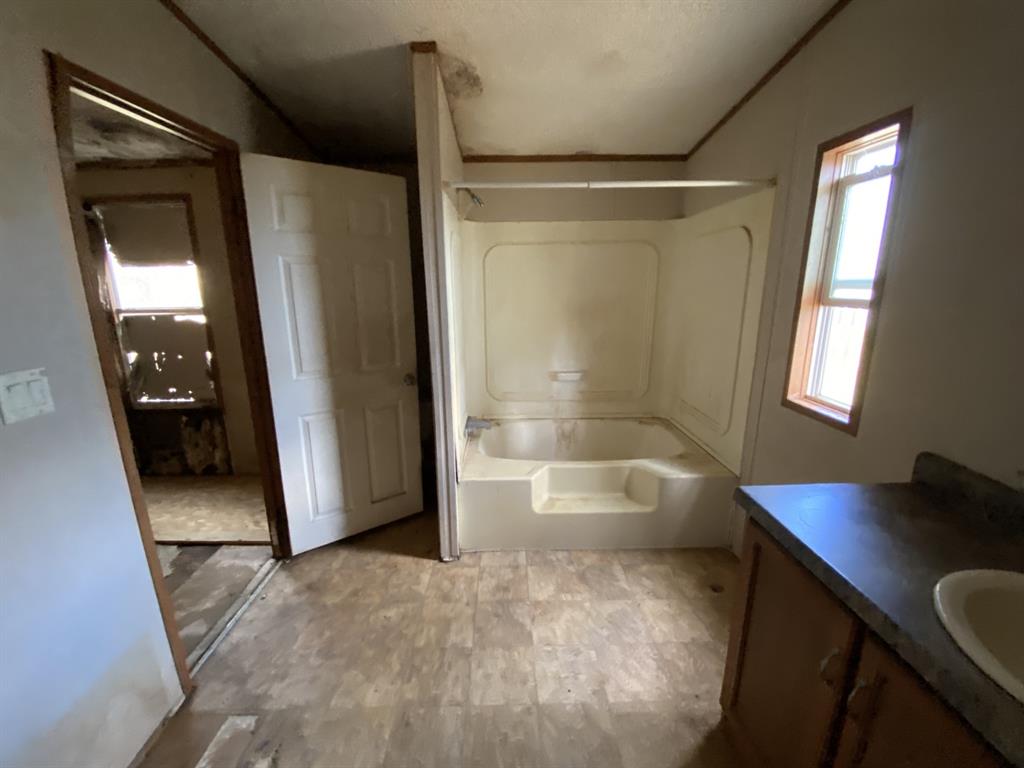 1233 Suncrest Circle Property Photo 10
