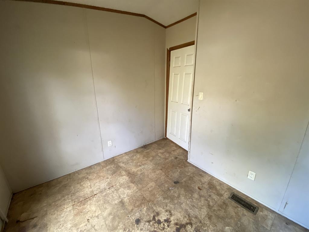1233 Suncrest Circle Property Photo 14