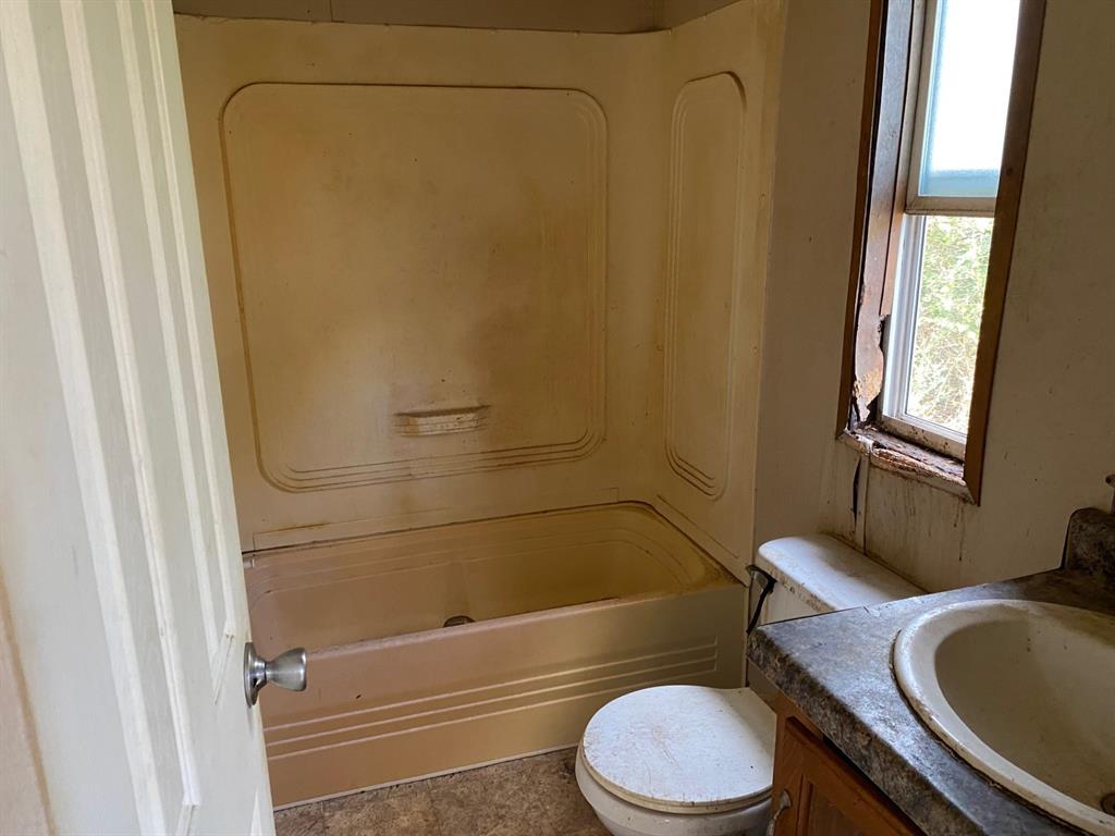 1233 Suncrest Circle Property Photo 16