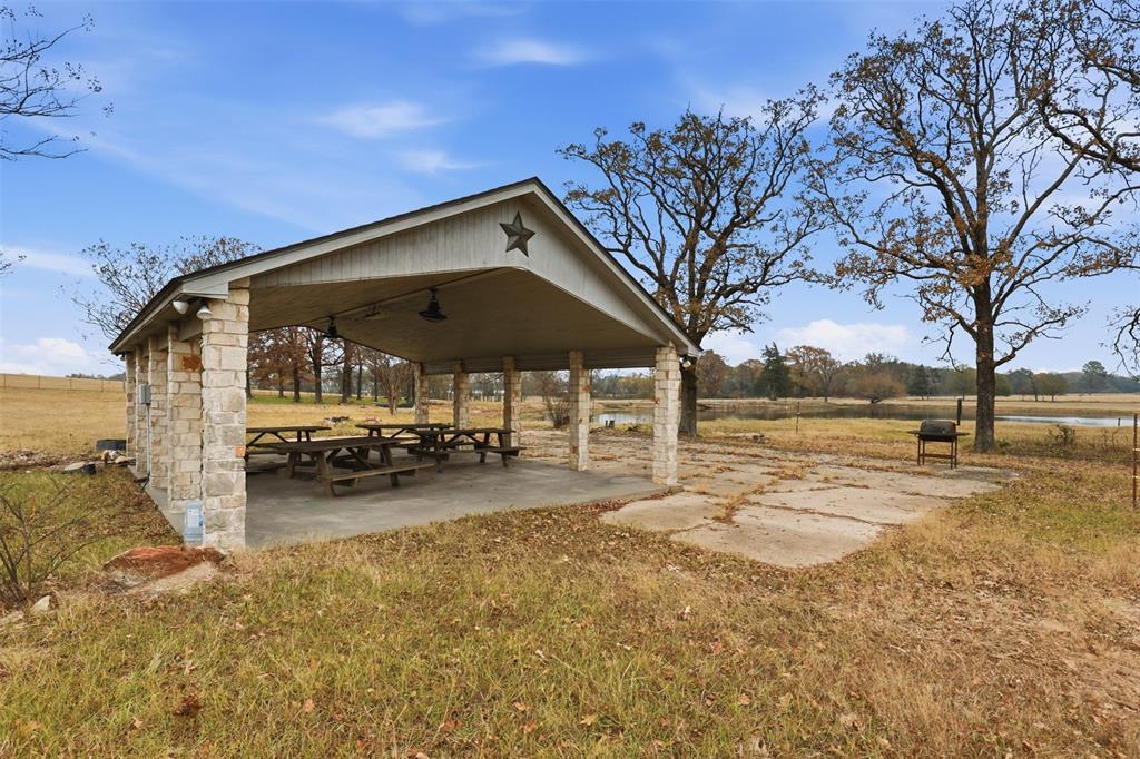 8919 County Road 2310 Property Photo 1