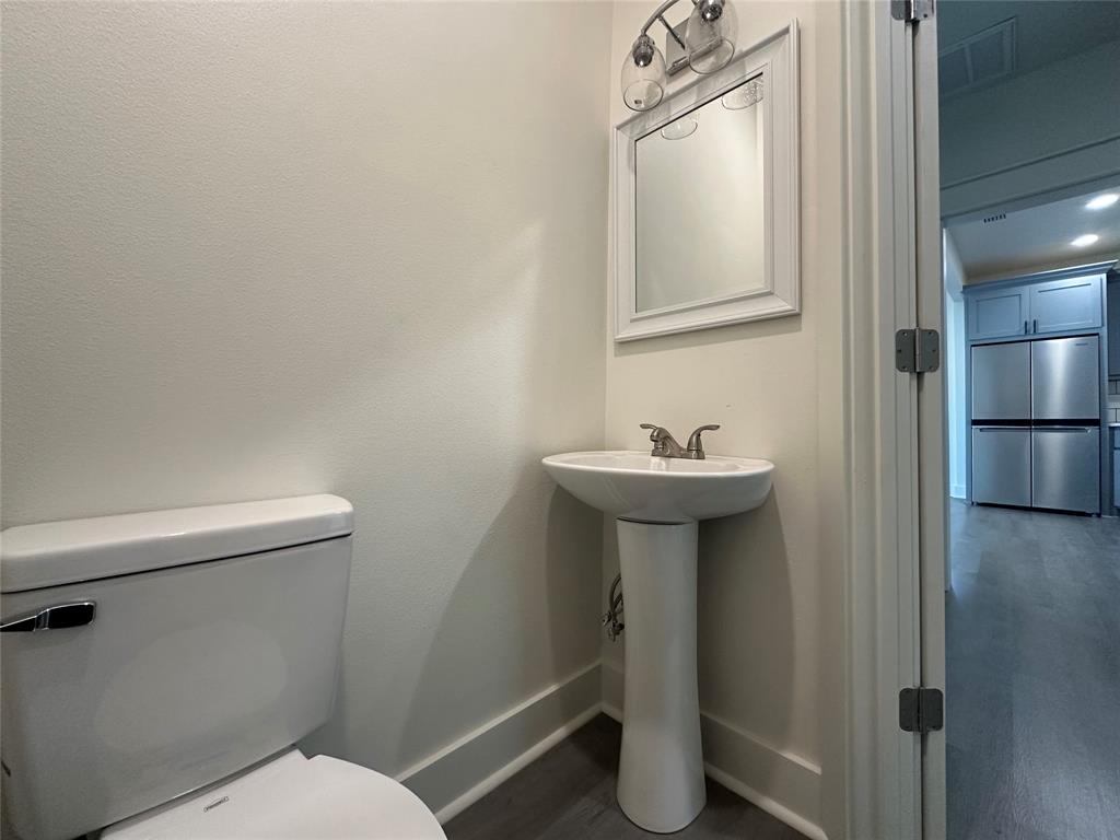 907 Davis Street Property Photo 20