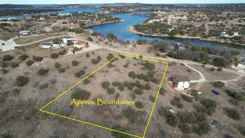 7092 Hells Gate Loop Property Photo 1