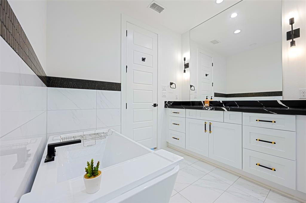 3111 Hedgerow Drive Property Photo 34