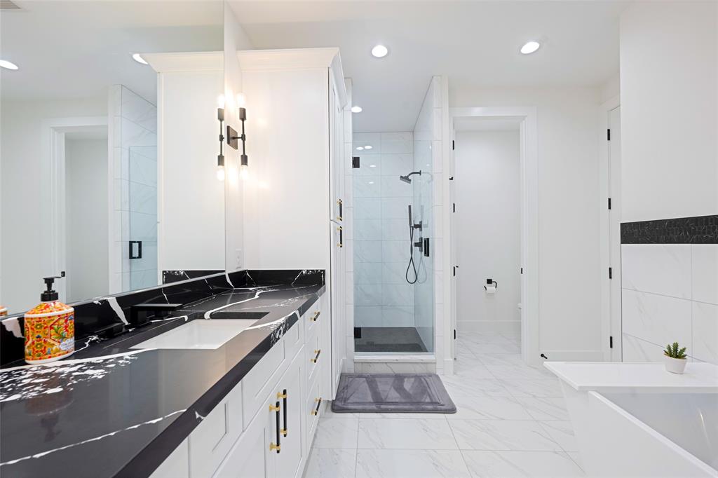 3111 Hedgerow Drive Property Photo 35