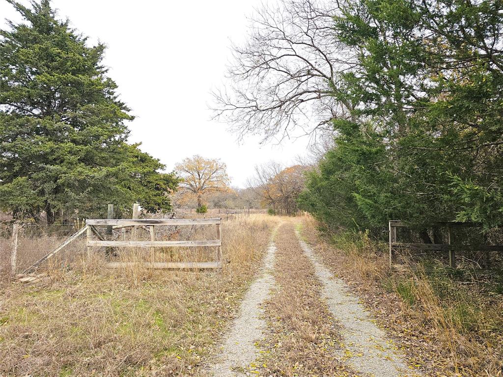2240 County Road 2162 Property Photo 3