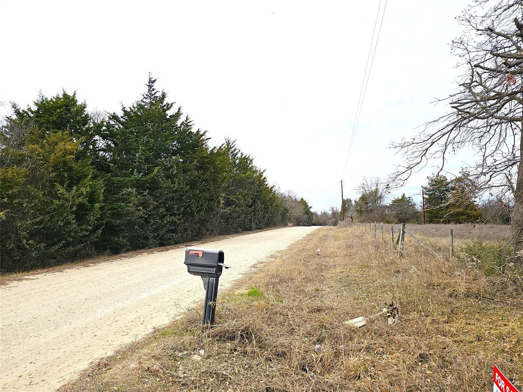 2240 County Road 2162 Property Photo 6