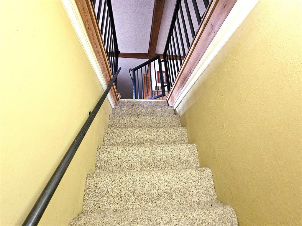 2240 County Road 2162 Property Photo 16