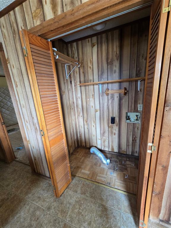 2240 County Road 2162 Property Photo 24