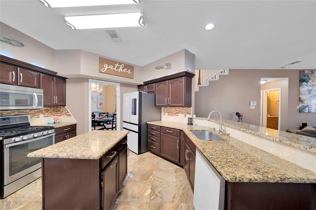 9352 Riverwalk Lane Property Photo 6