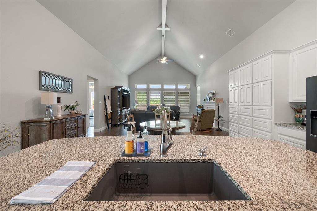 1921 Middleton Drive Property Photo 1