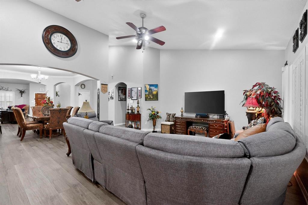 3020 Glenoaks Drive Property Photo 10