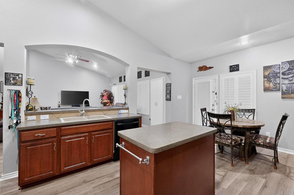 3020 Glenoaks Drive Property Photo 15