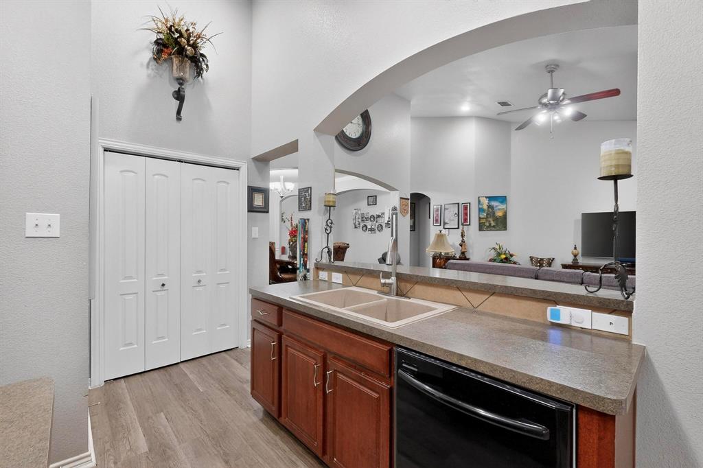 3020 Glenoaks Drive Property Photo 16