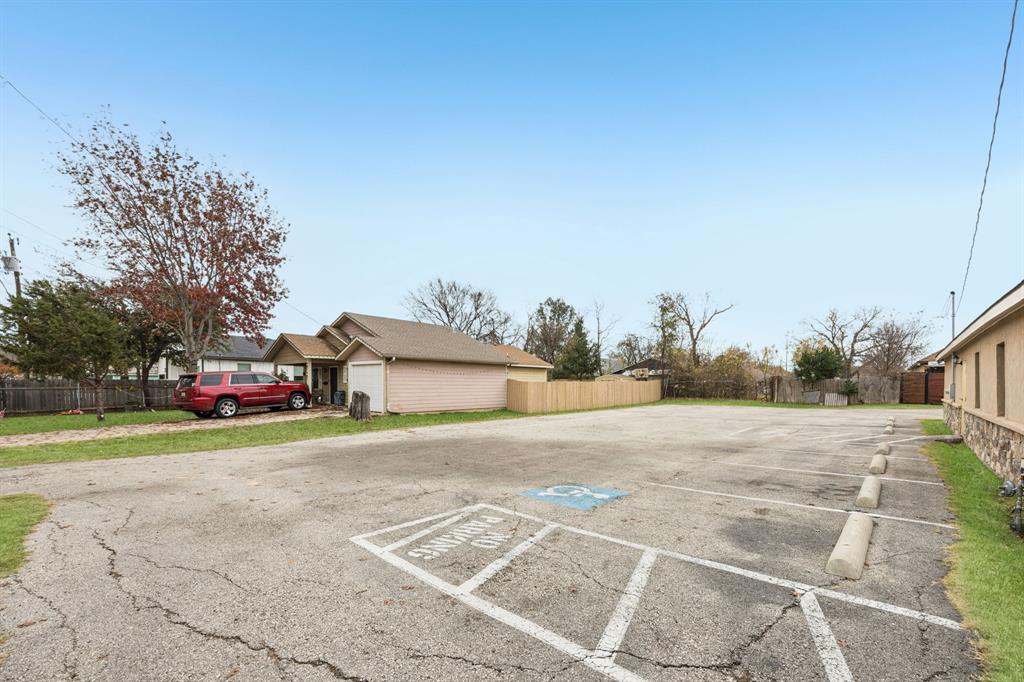 1734 Nomas Street Property Photo 4