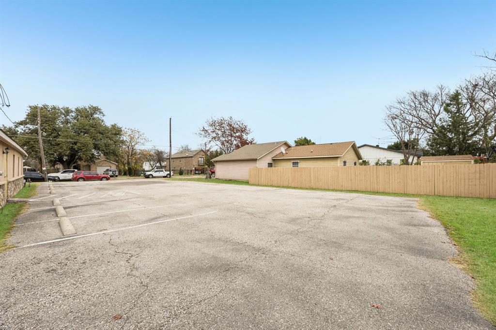1734 Nomas Street Property Photo 5