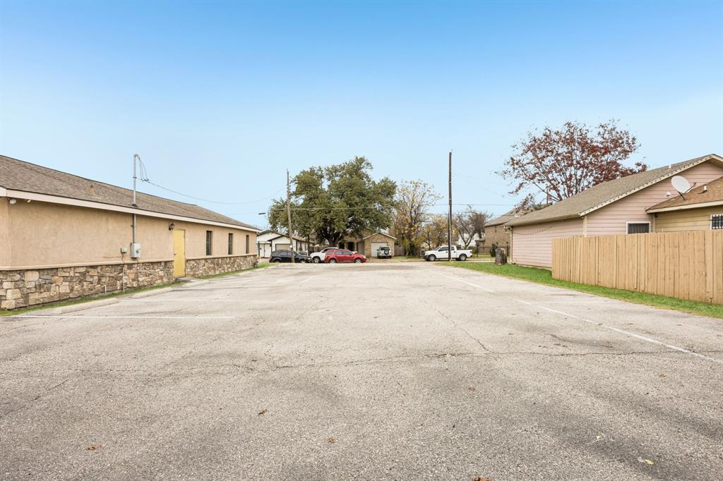 1734 Nomas Street Property Photo 6