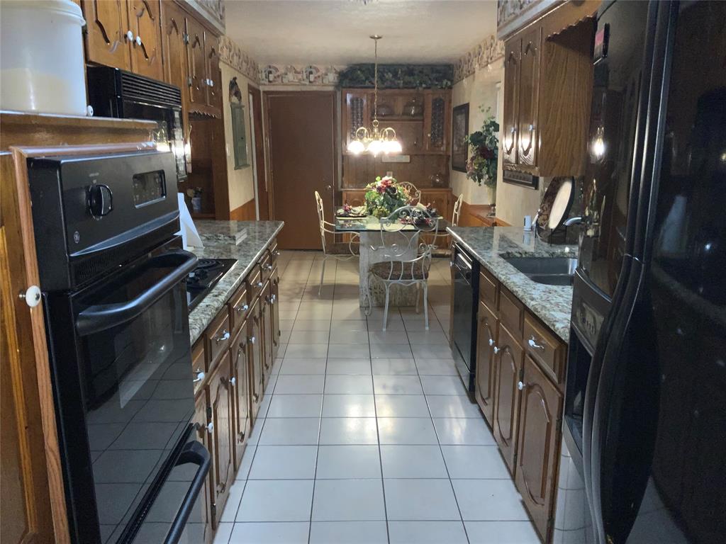 6815 Racine Drive Property Photo 7