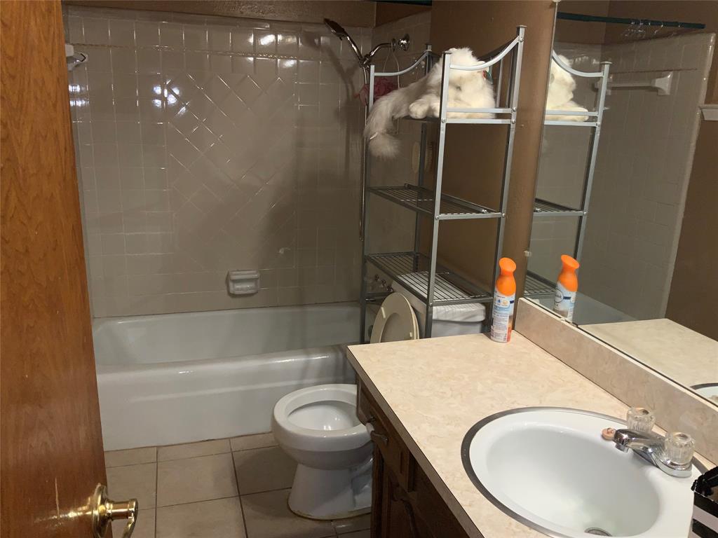 6815 Racine Drive Property Photo 18