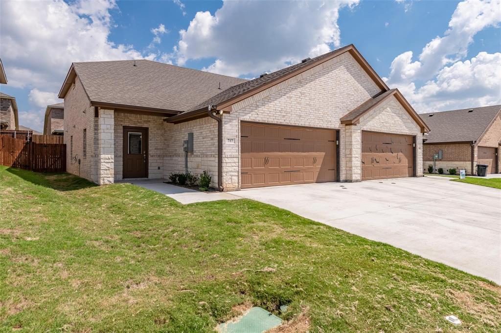 718 Rolling Terrace Circle Property Photo 2