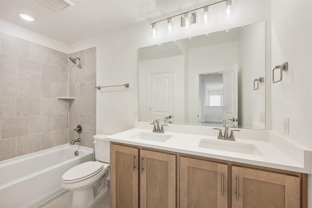 2300 Legacy Oaks Lane Property Photo 36