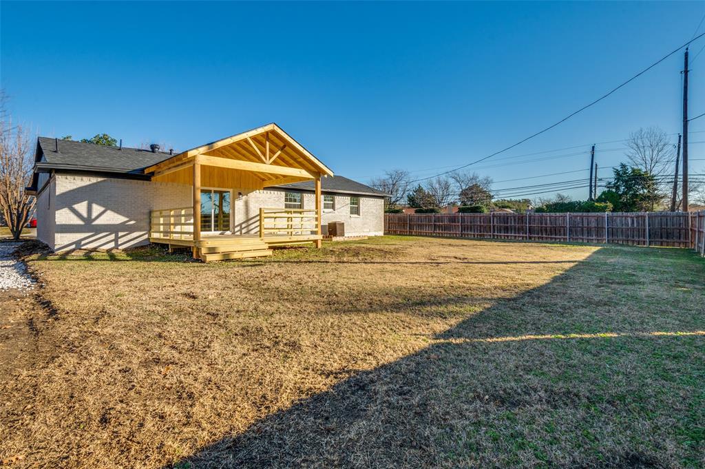 3072 Mark Twain Drive Property Photo 3
