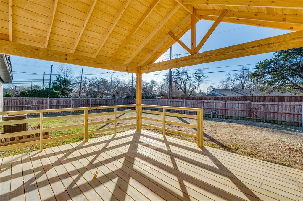 3072 Mark Twain Drive Property Photo 4
