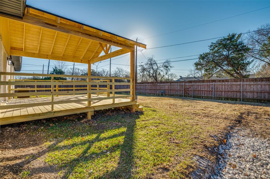 3072 Mark Twain Drive Property Photo 5