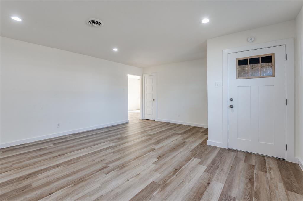 3072 Mark Twain Drive Property Photo 6