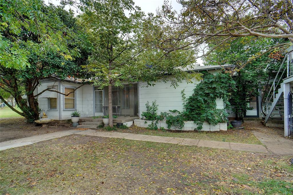1000 Southeast Parkway Property Photo 1