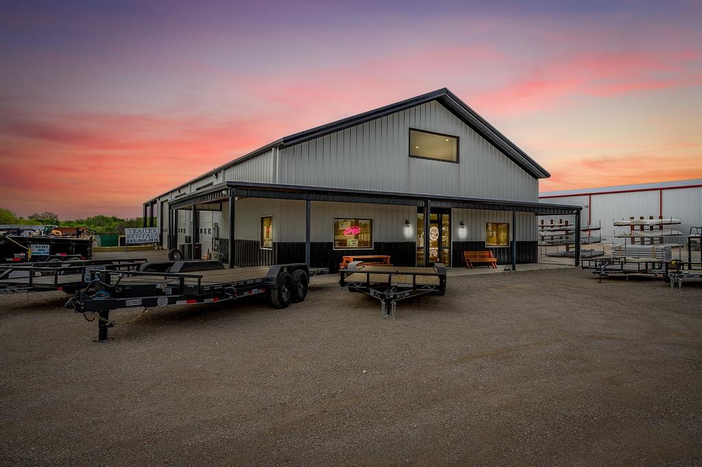 7209 N Highway 171