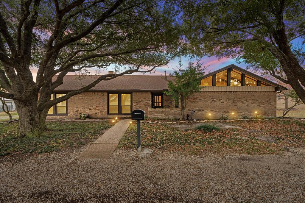 1604 Sunset Drive Property Photo 1