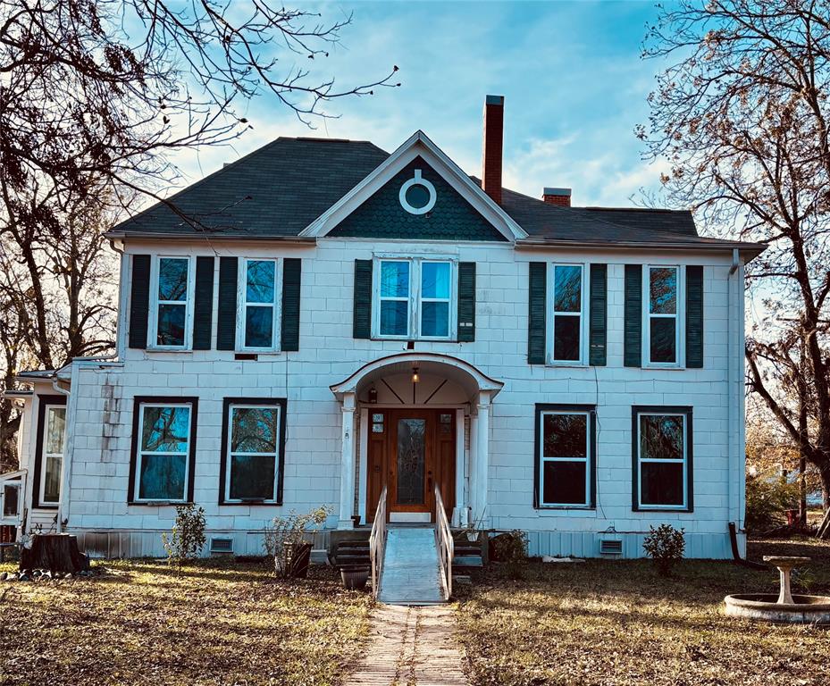 725 W 10th Street