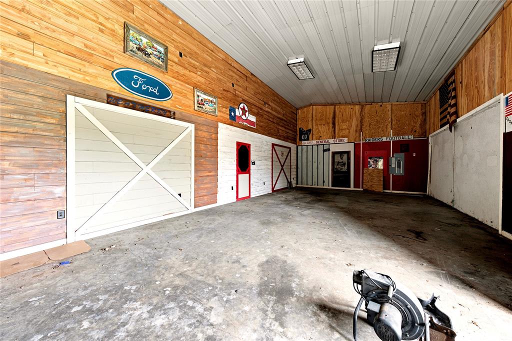 12044 Highway 14 Property Photo 18