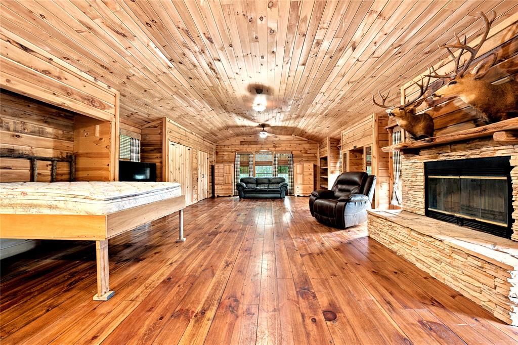 12044 Highway 14 Property Photo 23