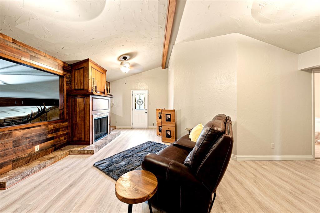 12044 Highway 14 Property Photo 33