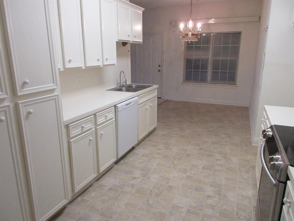 5218 Dalewood Drive Property Photo 5