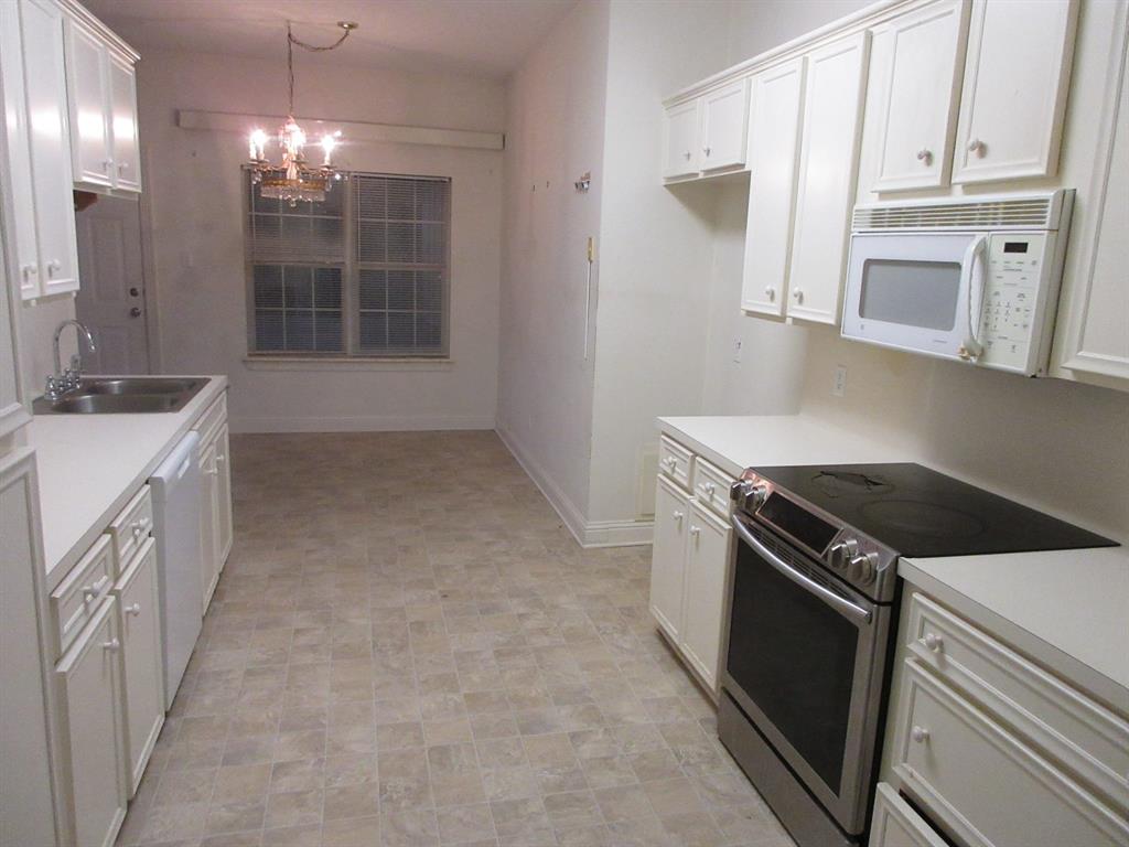 5218 Dalewood Drive Property Photo 6